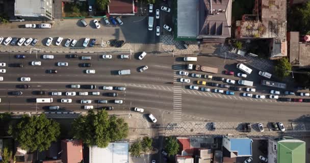 Volo aereo drone vista dall'alto verso il basso della superstrada — Video Stock