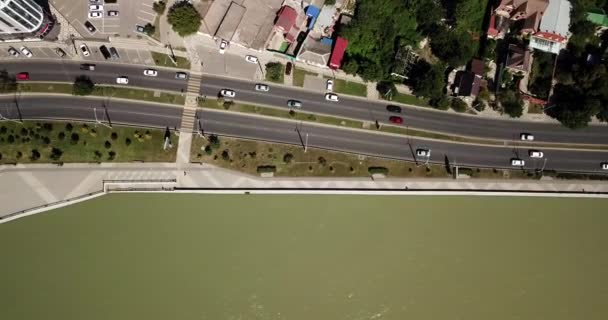 高速公路繁忙城市的自上而下的街景 — 图库视频影像