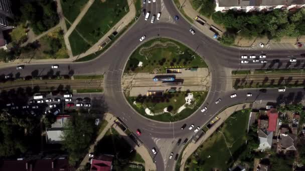 Plan de drone aérien de rond-point occupé Séquence Vidéo Libre De Droits