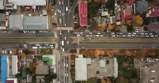 Topo para baixo ponto de vista drone rua cidade estrada — Vídeo de Stock