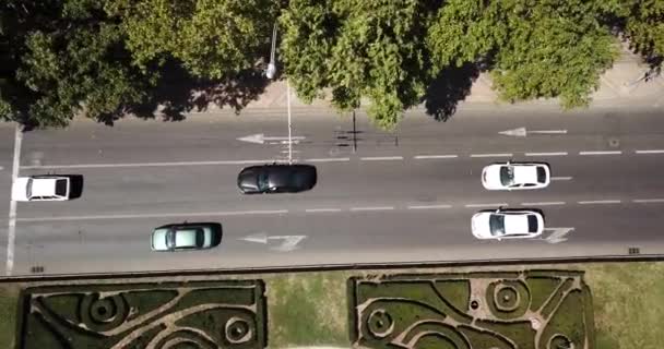 Top down straatzicht van de snelweg drukke stad — Stockvideo