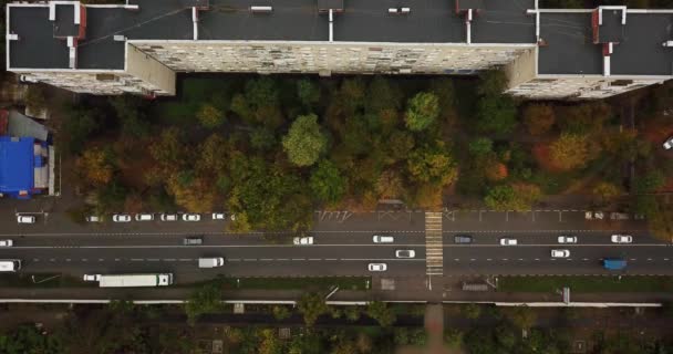 Topo para baixo ponto de vista drone rua cidade estrada — Vídeo de Stock