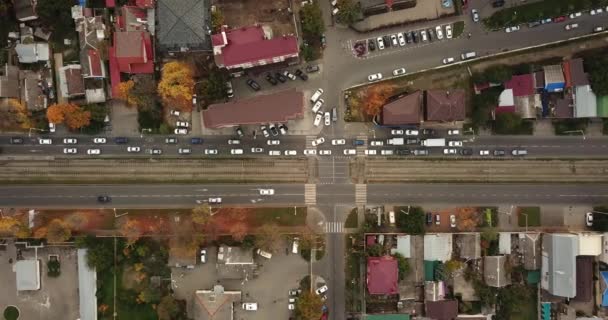 Topo para baixo ponto de vista drone rua cidade estrada — Vídeo de Stock