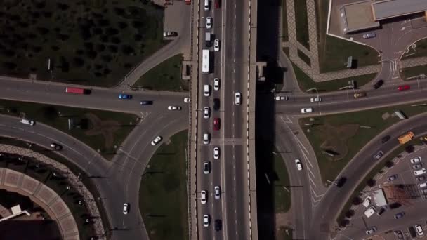 Drones olho vista aérea de cima para baixo vista do tráfego — Vídeo de Stock