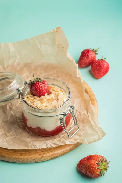 Renkli arka planda sağlıklı yaz yemekleri