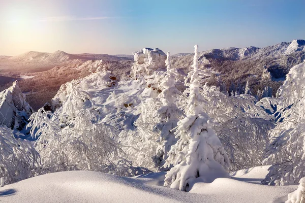 Invierno en las montañas Imagen De Stock