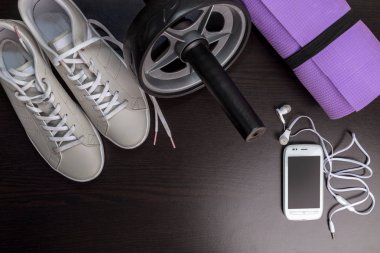 Spor ayakkabıları ile görüntü.