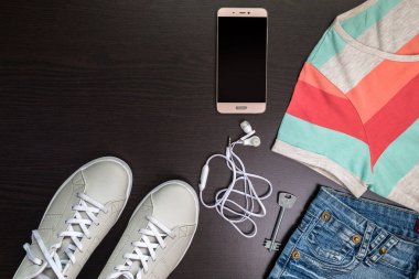 Spor ayakkabıları ile görüntü.