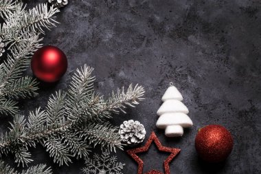 Noel süslemeleri ile resim.