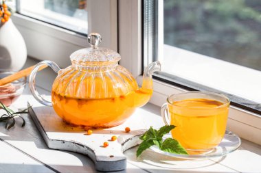 Deniz dikeni çayı ile görüntü.