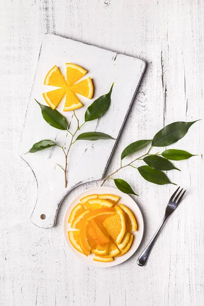 Fleur Tranches Orange Sur Une Planche Bois — Photo