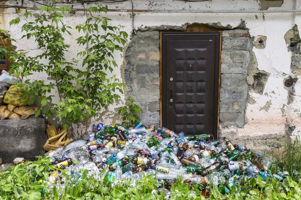 Città Beloretsk Russia Giugno 2019 Mucchio Bottiglie Plastica Scaricate Vicino — Foto Stock