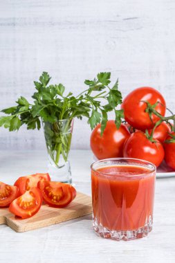 Domates suyu ile görüntü.