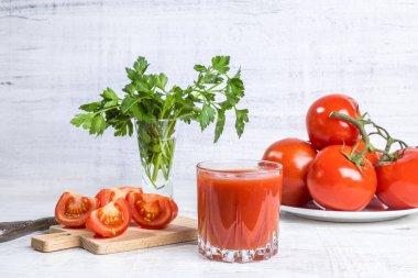 Domates suyu ile görüntü.