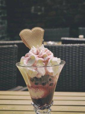 Dondurma waffle bir cam ile makro fotoğraf