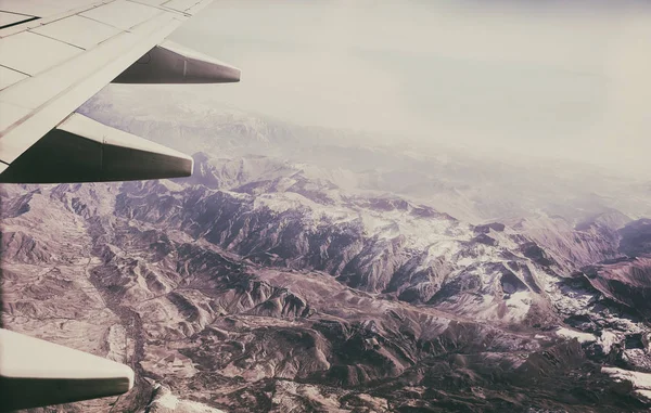 Τουρκία θέα από ψηλά στο βουνό. Στις κορυφές των βουνών στο ηλιοβασίλεμα από αεροπλάνο — Φωτογραφία Αρχείου