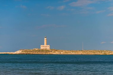 Girit Adası, Chania 'nın eski Venedik limanındaki antik deniz fenerinin panoramik manzarası