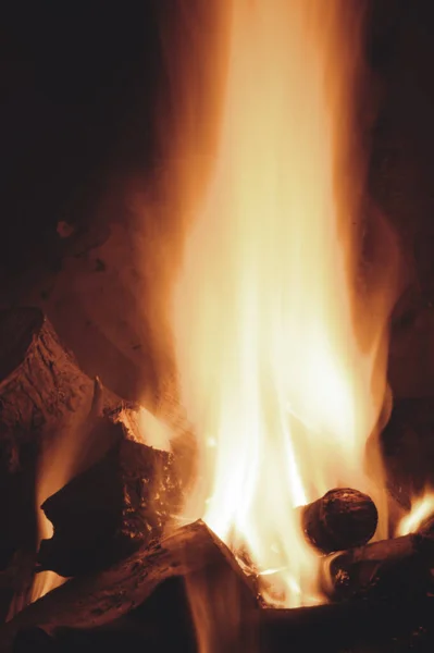 Nahaufnahme Brennenden Brennholzes Kamin — Stockfoto