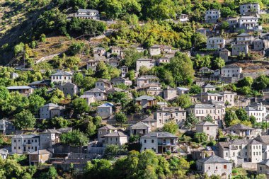 Yunanistan 'ın Tzoumerka Ulusal Parkı' ndaki Geleneksel Köy Syrrako Panoramik Görünümü