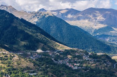 Yunanistan 'ın kuzeyindeki Pindus Dağı panoramik görünümlü