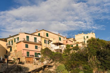 Tellaro 'nun sahil köyü manzarası. Lerici. İtalya
