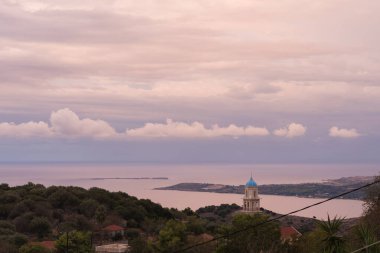 Dağ ve iyon denizli Kefalonia adası manzarası. Yunanistan.