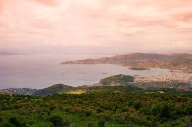 Volos Yunan şehir batımında Panoraması. Volos Yunanistan. Volos dağda üzerinden görüntülemek