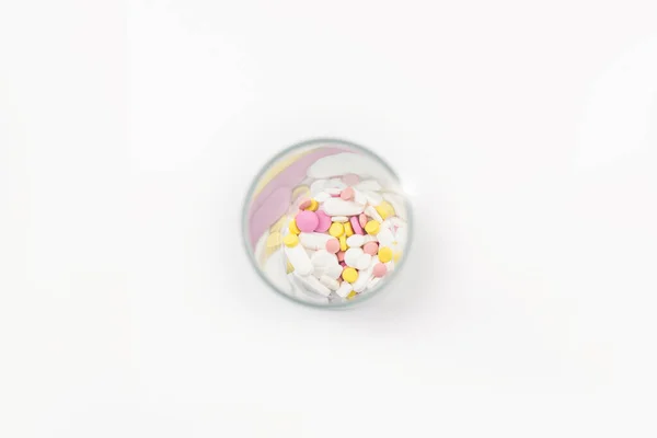 Vidro Cheio Medicamentos Coloridos Comprimidos Vitaminas Suplementos Conceito Tratamento Dependência — Fotografia de Stock