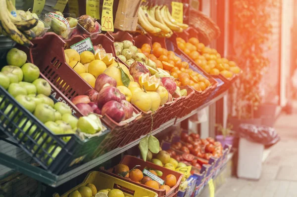 Gyümölcs Zöldségfélék Piacon — Stock Fotó