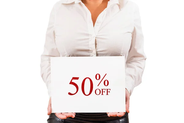 衬衫中的女性拿着写有50 折扣的白纸 特价优惠 销售和折扣概念 白人背景 — 图库照片