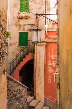 Tellaro 'nun sahil köyü manzarası. Lerici. İtalya