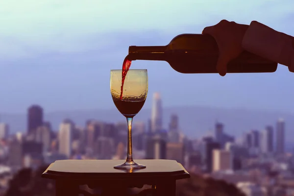 Sahilde Kırmızı Beyaz Şarap — Stok fotoğraf