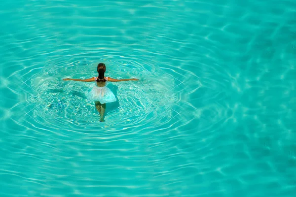 Goutte Eau Dans Piscine — Photo