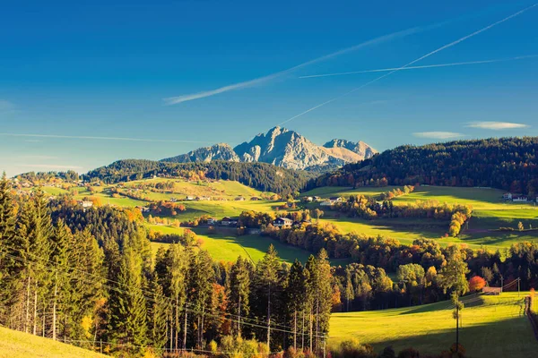 Vttis Köyünün Panoraması Gün Batımında Sviçre Alpleri Nin Arka Planında — Stok fotoğraf