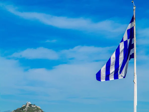 Grekisk Flagga Lycabettus Kulle Och Himmel Bakgrund Aten Grekland — Stockfoto