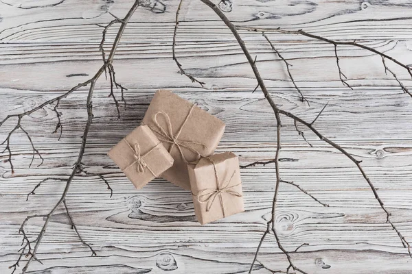 Handgemaakte Geschenken Droge Takken Gemaakt Van Ambachtelijk Papier Kersttouw Boom — Stockfoto