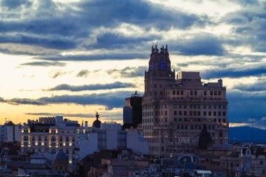 Madrid 'de fırtınada Gran Via ve Plaza de Cibeles' in panoramik hava manzarası