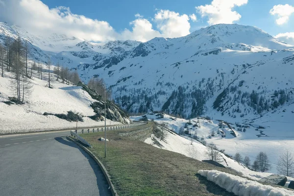 Uitzicht Het Winterlandschap Overdag — Stockfoto