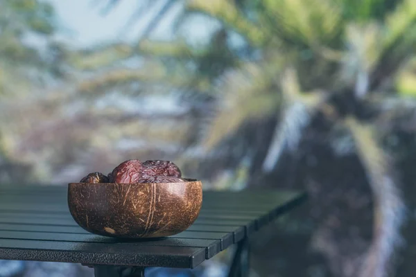 Royal Dates Fruit Bowl Coconut Table Palm Tree Grove — Stock Photo, Image