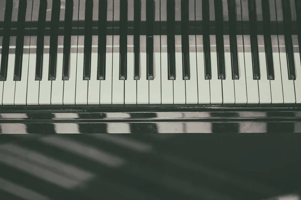 Fondo Teclado Piano Con Enfoque Selectivo — Foto de Stock