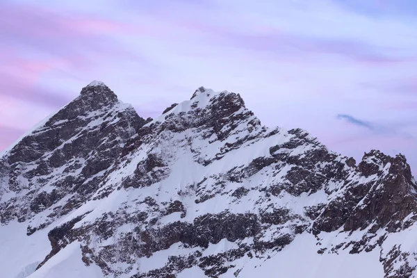 Havas Csúcsok Mount Jungfrau Bernese Alpokban Hátterében Naplemente Pasztell Színben — Stock Fotó