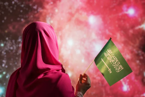 Muslim Woman Scarf Holding Flag Saudi Arabia Fireworks Night — Stock Photo, Image