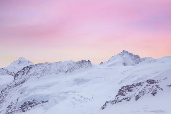 Invierno Paisaje Montaña Con Montañas Cubiertas Nieve —  Fotos de Stock