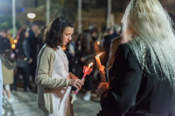 Heraklion Crete Grécia Abril 2019 Celebração Pessoas Com Velas Acesas — Fotografia de Stock