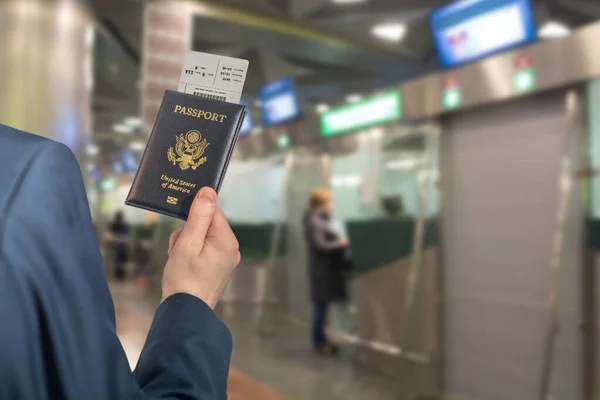 Man Businessman Blue Suit Holding American Passport Boarding Pass Airport — Stock Photo, Image