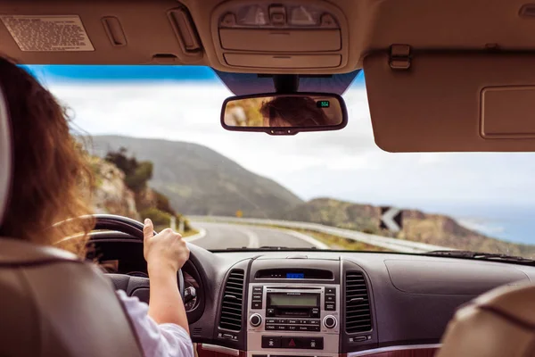 Donna Alla Guida Una Macchina Rilassante Viaggio Auto Che Viaggia — Foto Stock