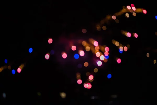 Verschwommenes Bokeh Bunter Feuerwerke Erhellt Den Nachthimmel Nahaufnahme Neues Jahr — Stockfoto