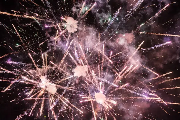 Ein Festliches Buntes Feuerwerk Erhellt Den Nachthimmel Nahaufnahme Neues Jahr — Stockfoto