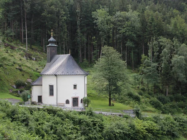 Igreja da Estrada Velha no Pass Lueg na Áustria Europa — Fotografia de Stock