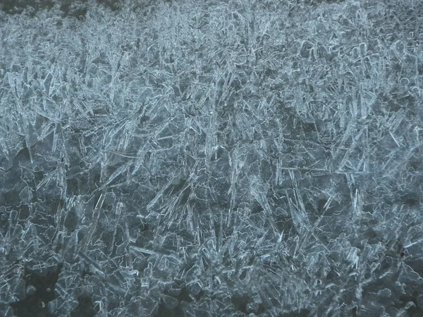 Extremo Closeup em cristais de gelo frios e estranhos — Fotografia de Stock
